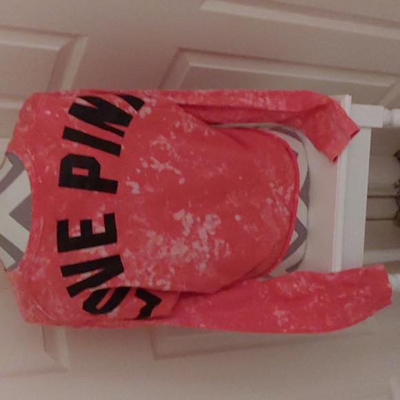 VS Pink Crop Top! - Picture 5 of 7